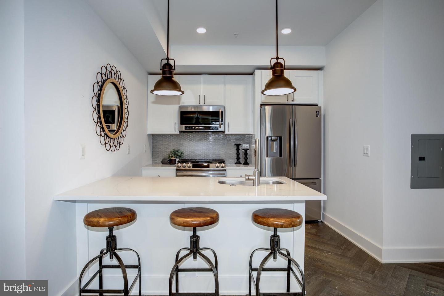1001 BRYANT STREET NE Unit: 6