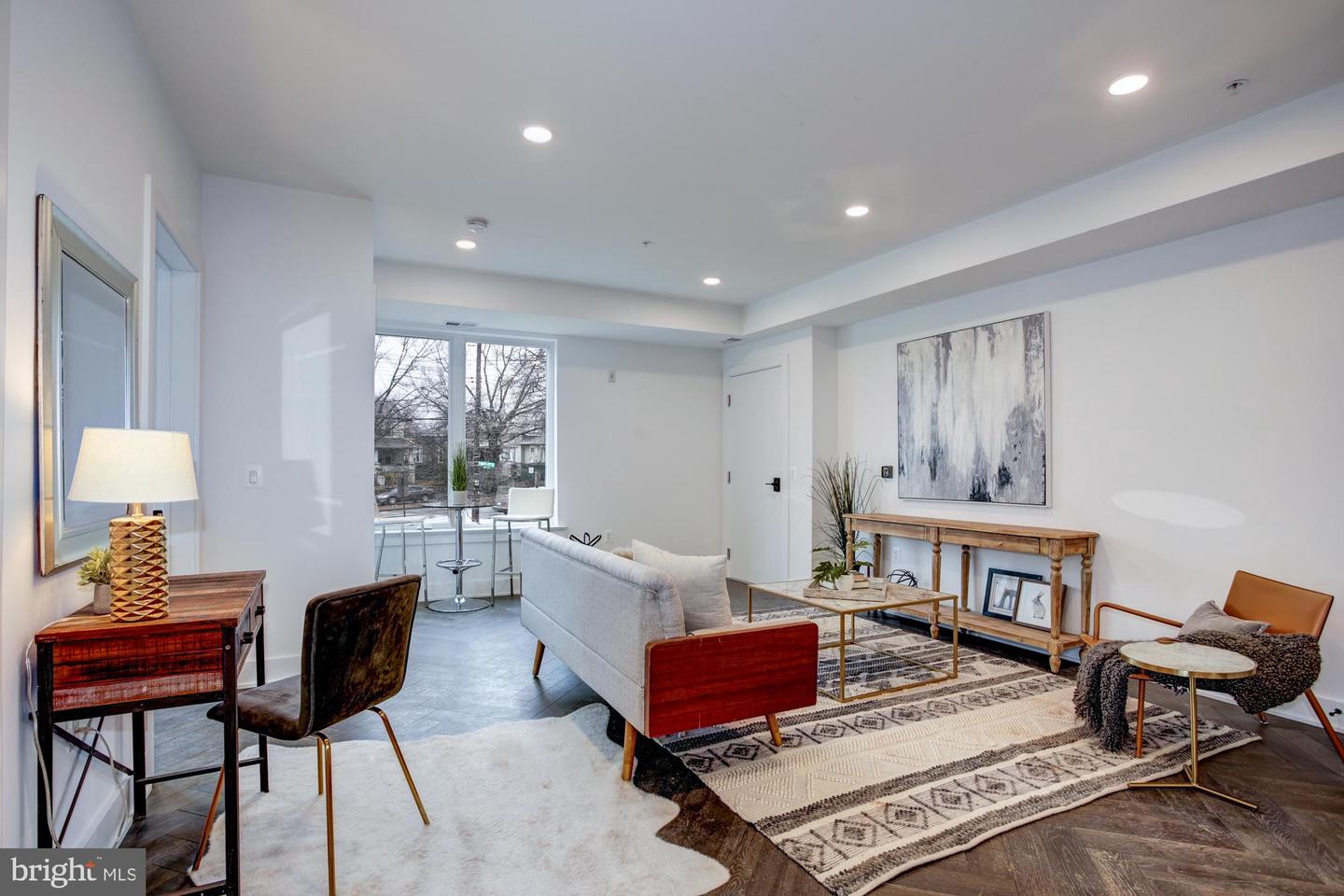 1001 BRYANT STREET NE Unit: 6