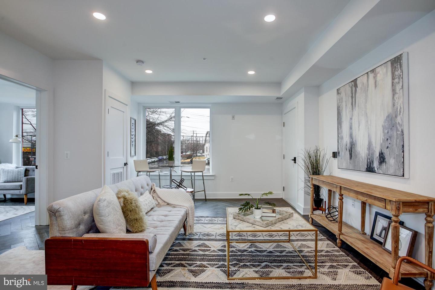 1001 BRYANT STREET NE Unit: 6