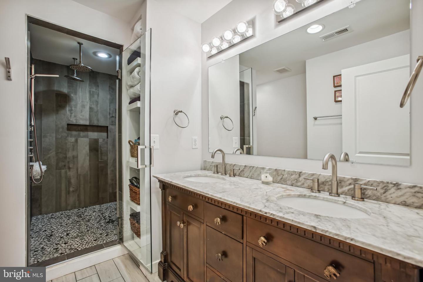 2807 SHERMAN AVENUE NW Unit: B