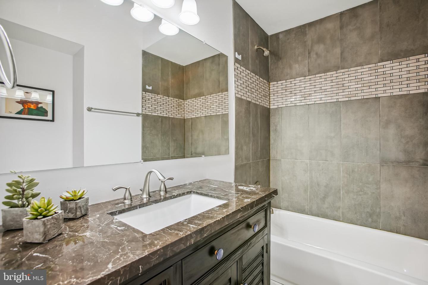 2807 SHERMAN AVENUE NW Unit: B