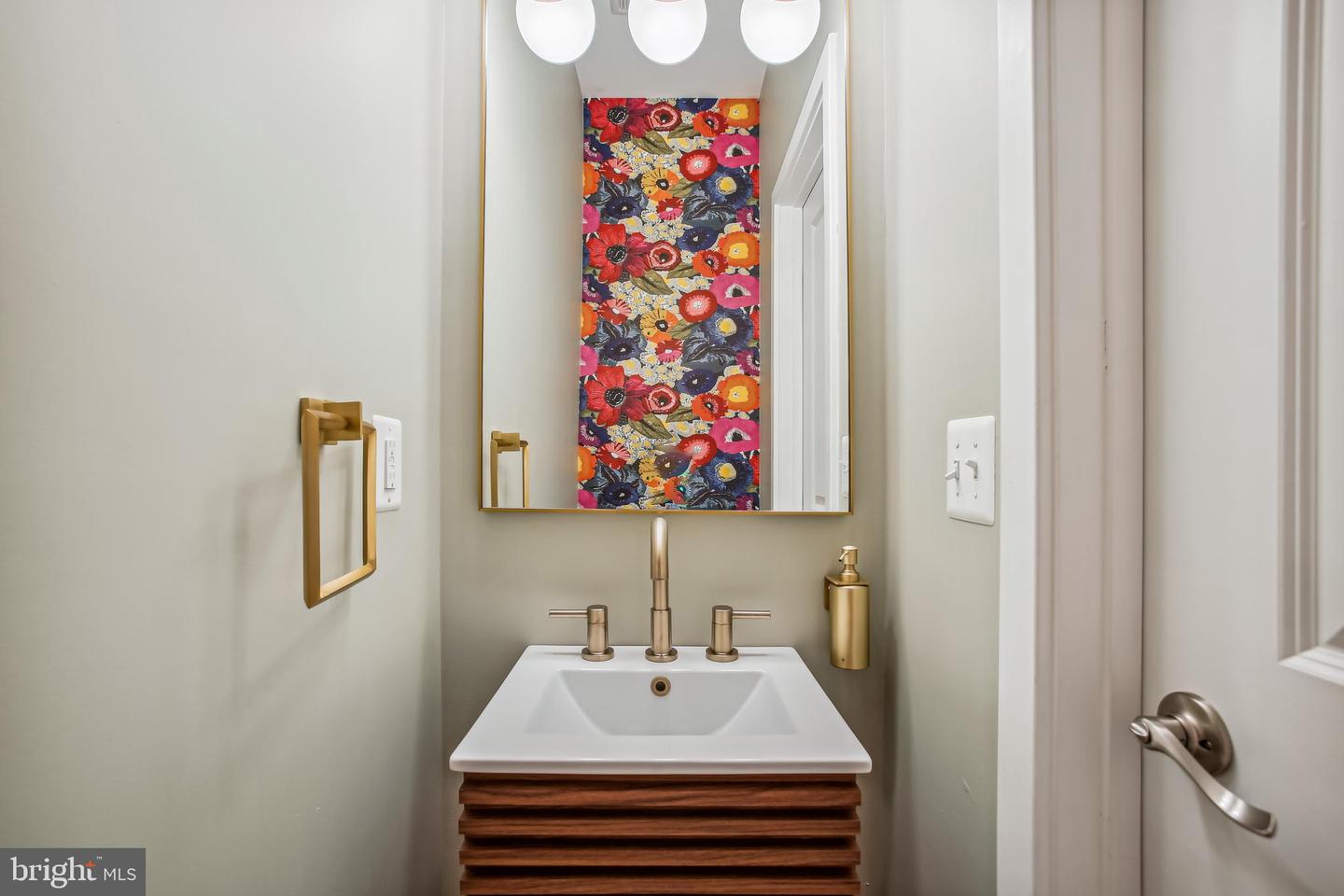 2807 SHERMAN AVENUE NW Unit: B