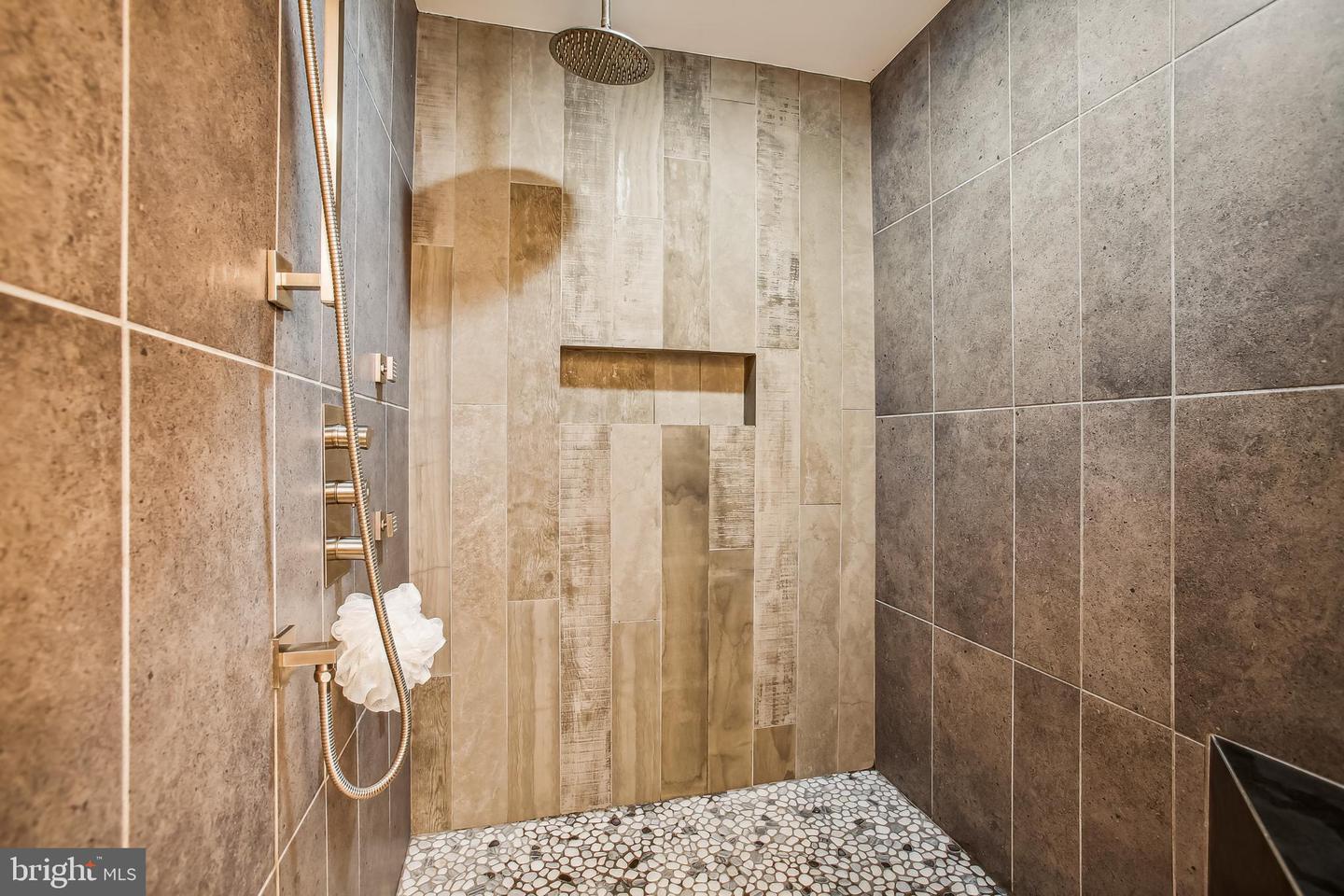 2807 SHERMAN AVENUE NW Unit: B