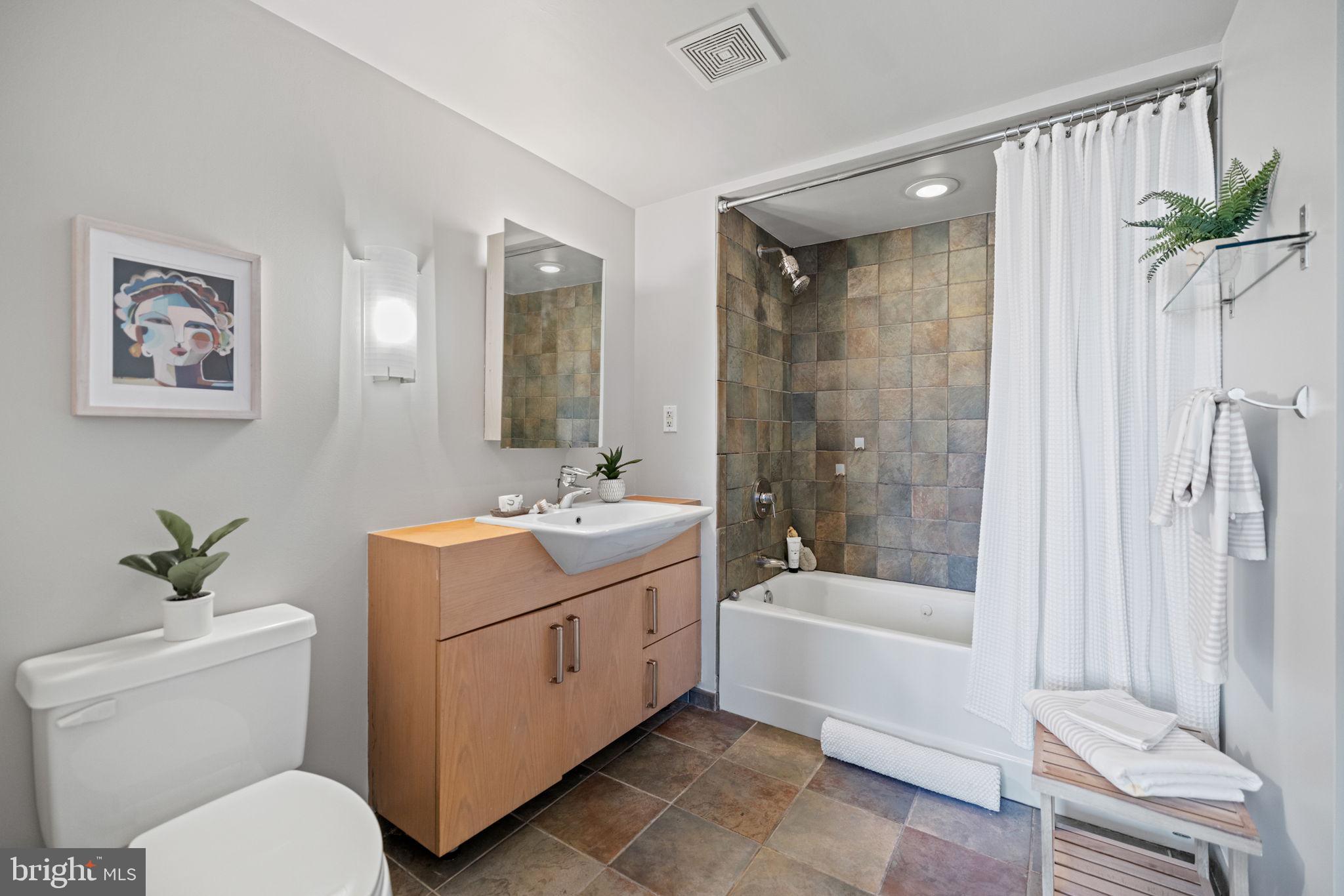 1390 V STREET NW Unit: 112