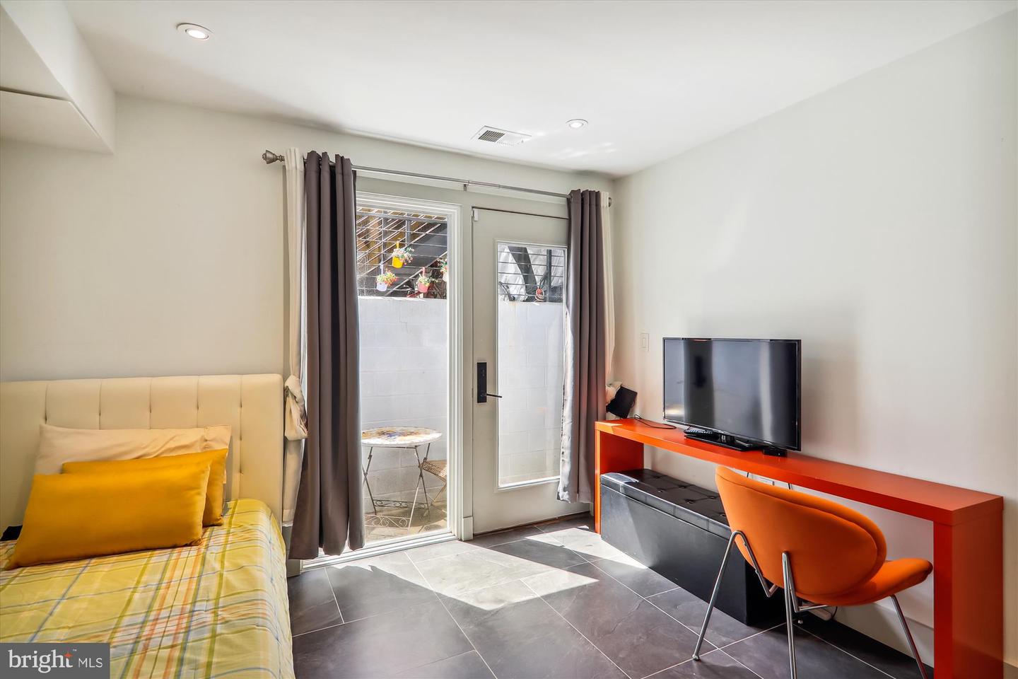 31 MICHIGAN AVENUE NE