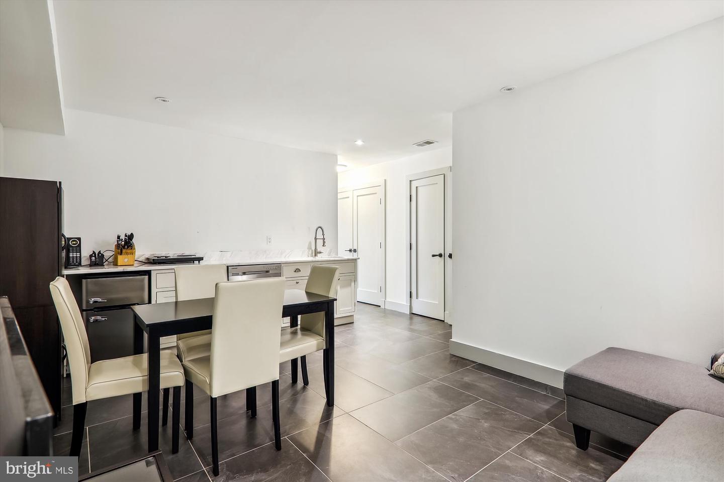 31 MICHIGAN AVENUE NE