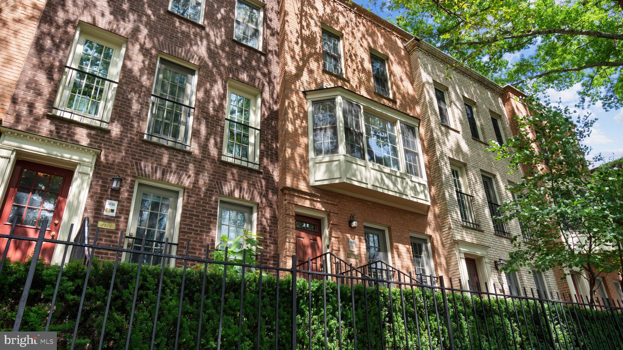 4611 1/2 MacArthur BOULEVARD NW Unit: B