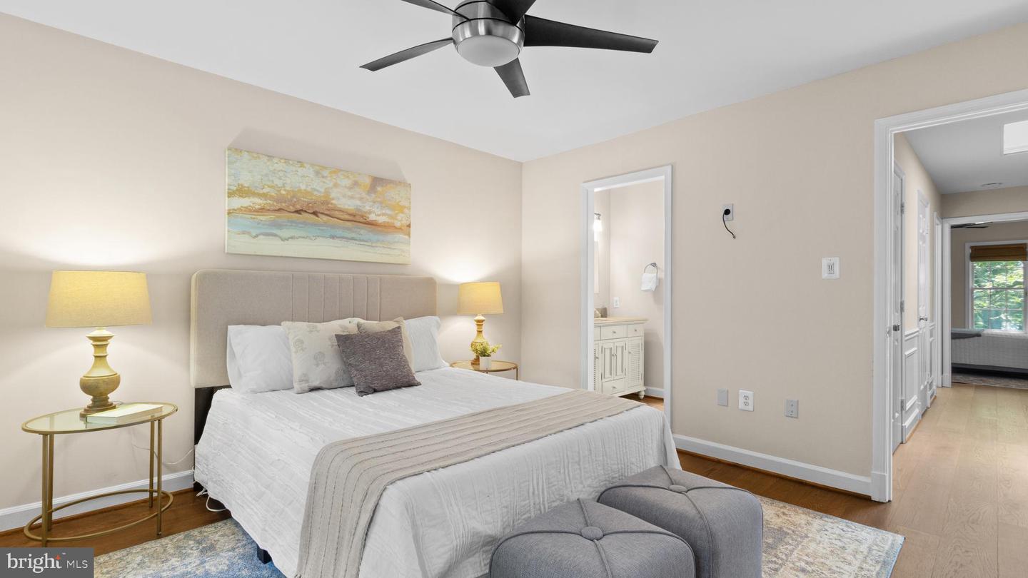 4611 1/2 MacArthur BOULEVARD NW Unit: B