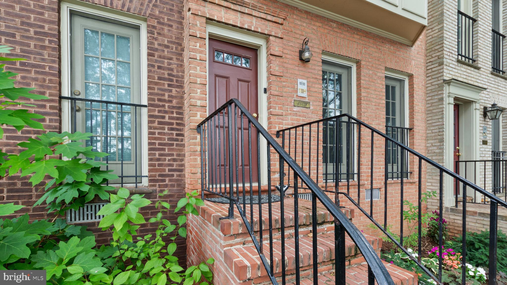 4611 1/2 MacArthur BOULEVARD NW Unit: B