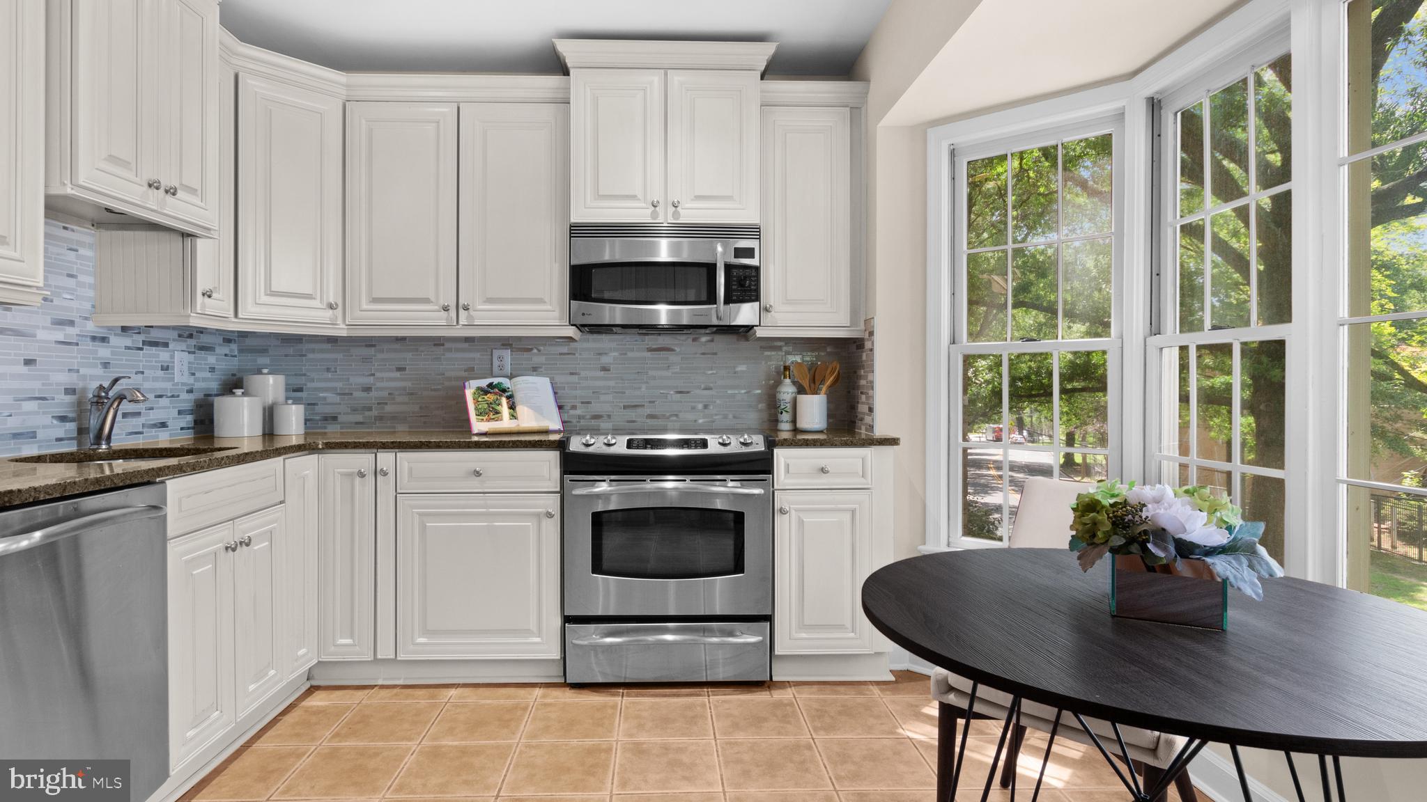 4611 1/2 MacArthur BOULEVARD NW Unit: B