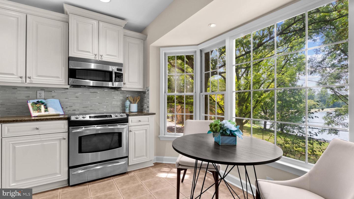 4611 1/2 MacArthur BOULEVARD NW Unit: B