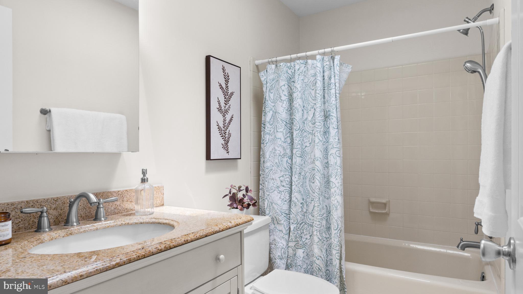 4611 1/2 MacArthur BOULEVARD NW Unit: B