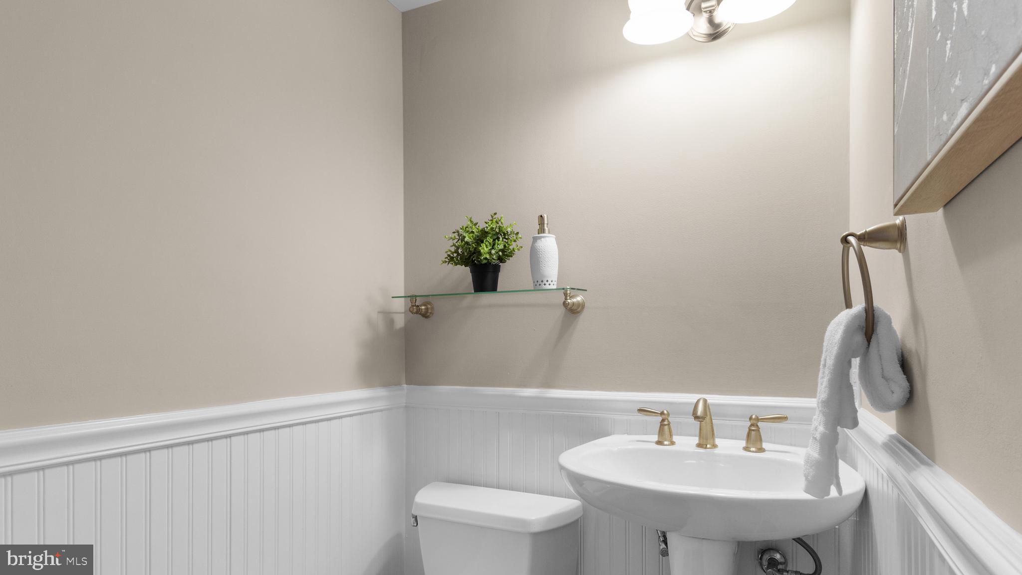 4611 1/2 MacArthur BOULEVARD NW Unit: B