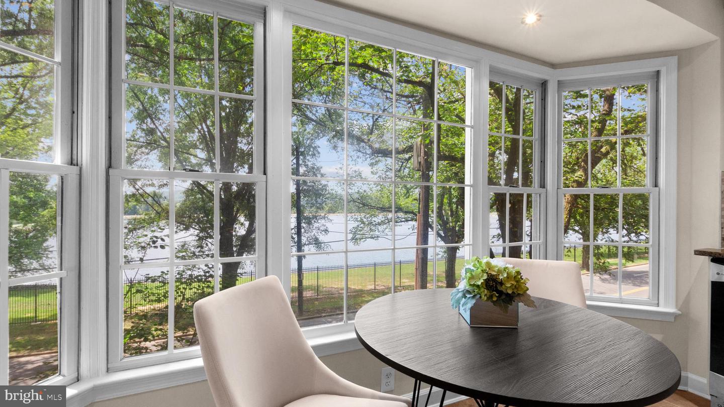 4611 1/2 MacArthur BOULEVARD NW Unit: B