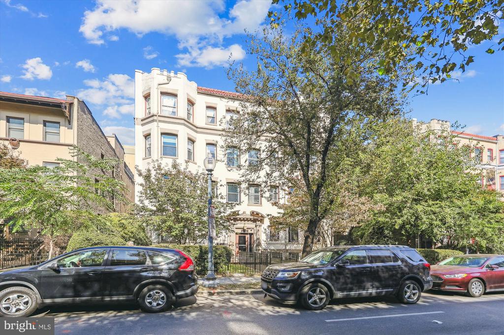1421 COLUMBIA RD NW #203