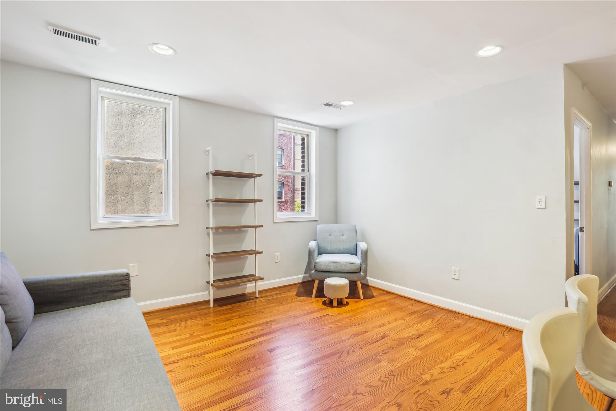 1421 COLUMBIA RD NW #203