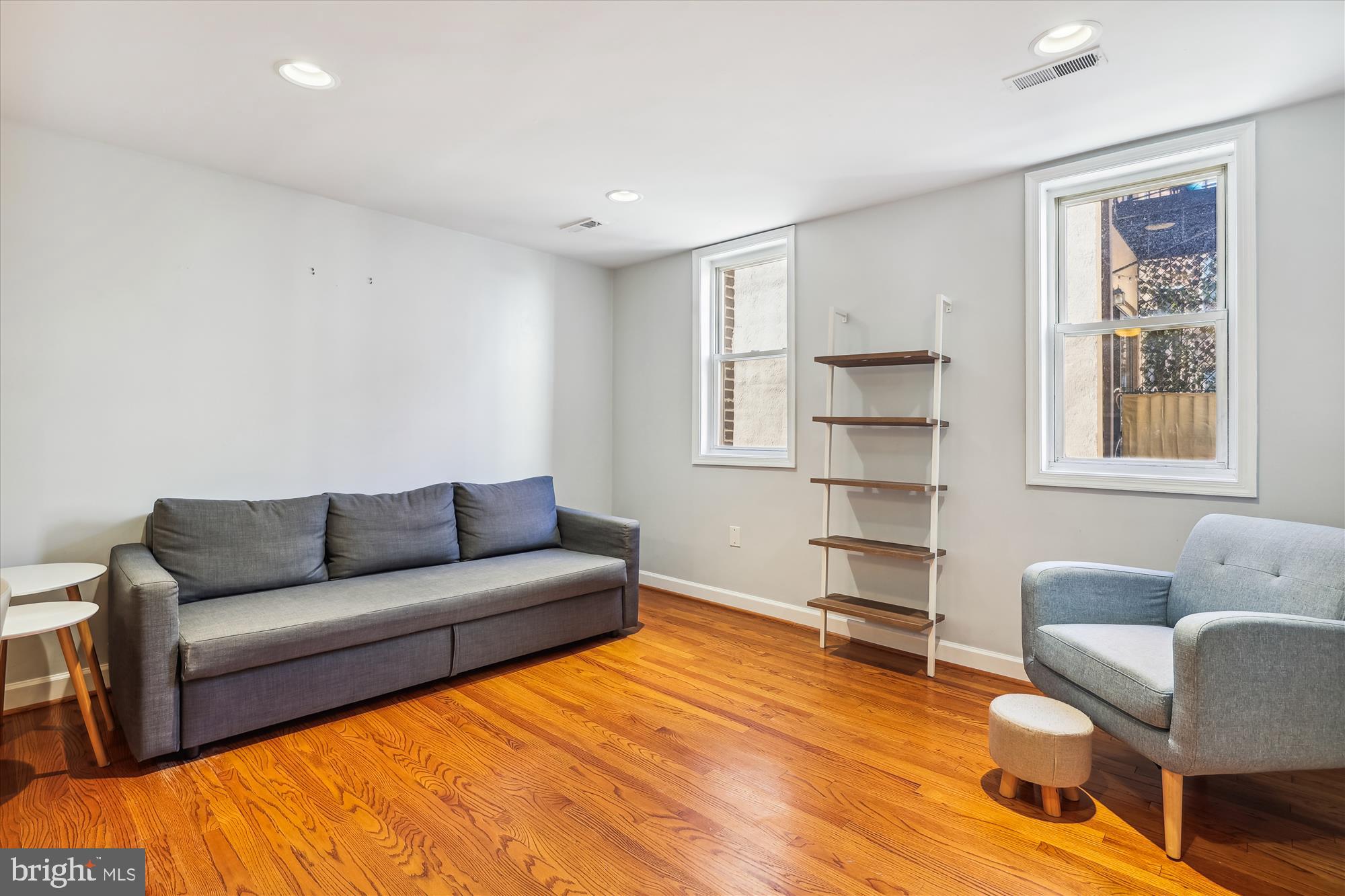 1421 COLUMBIA RD NW #203