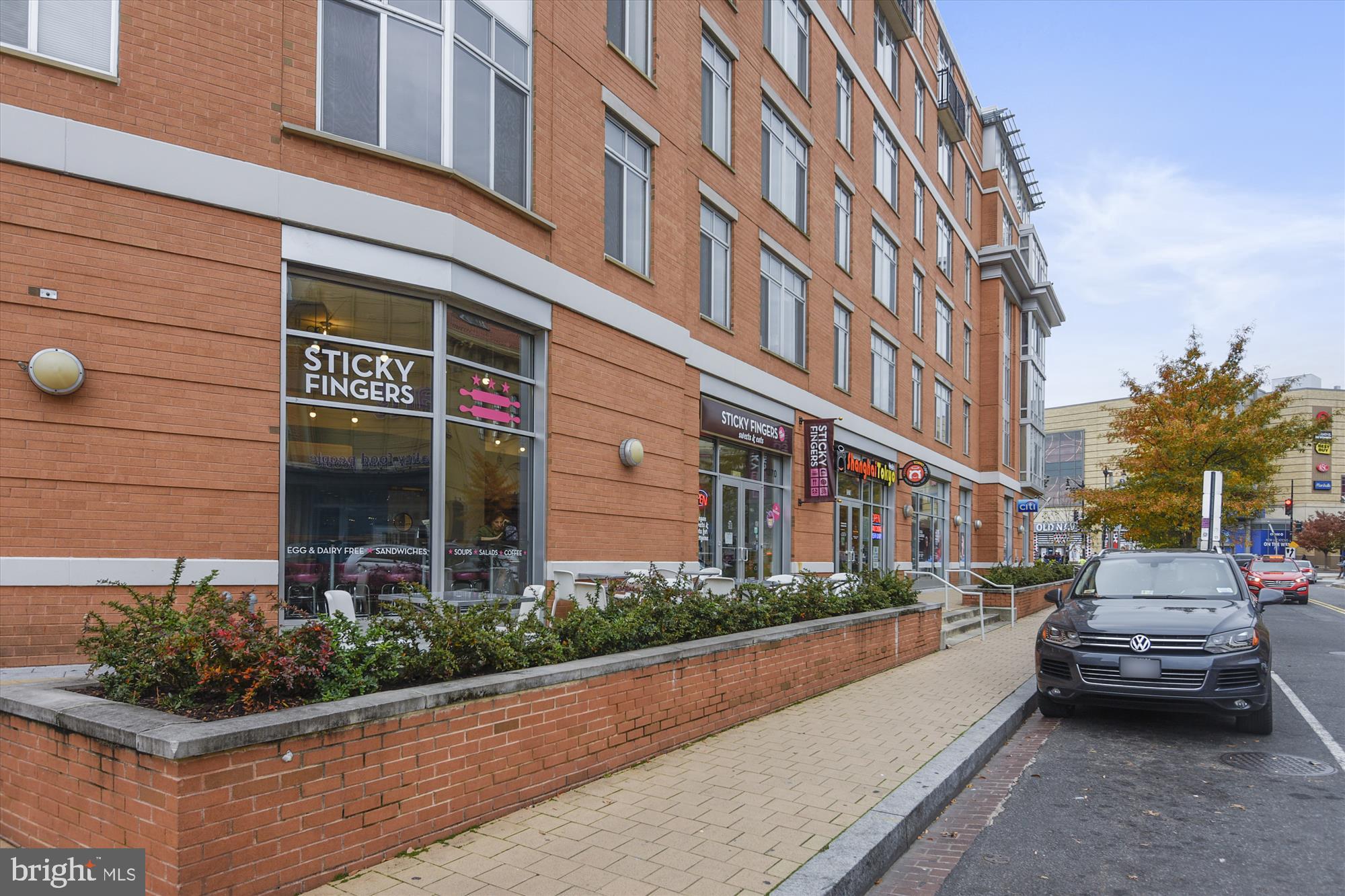 1421 COLUMBIA RD NW #203