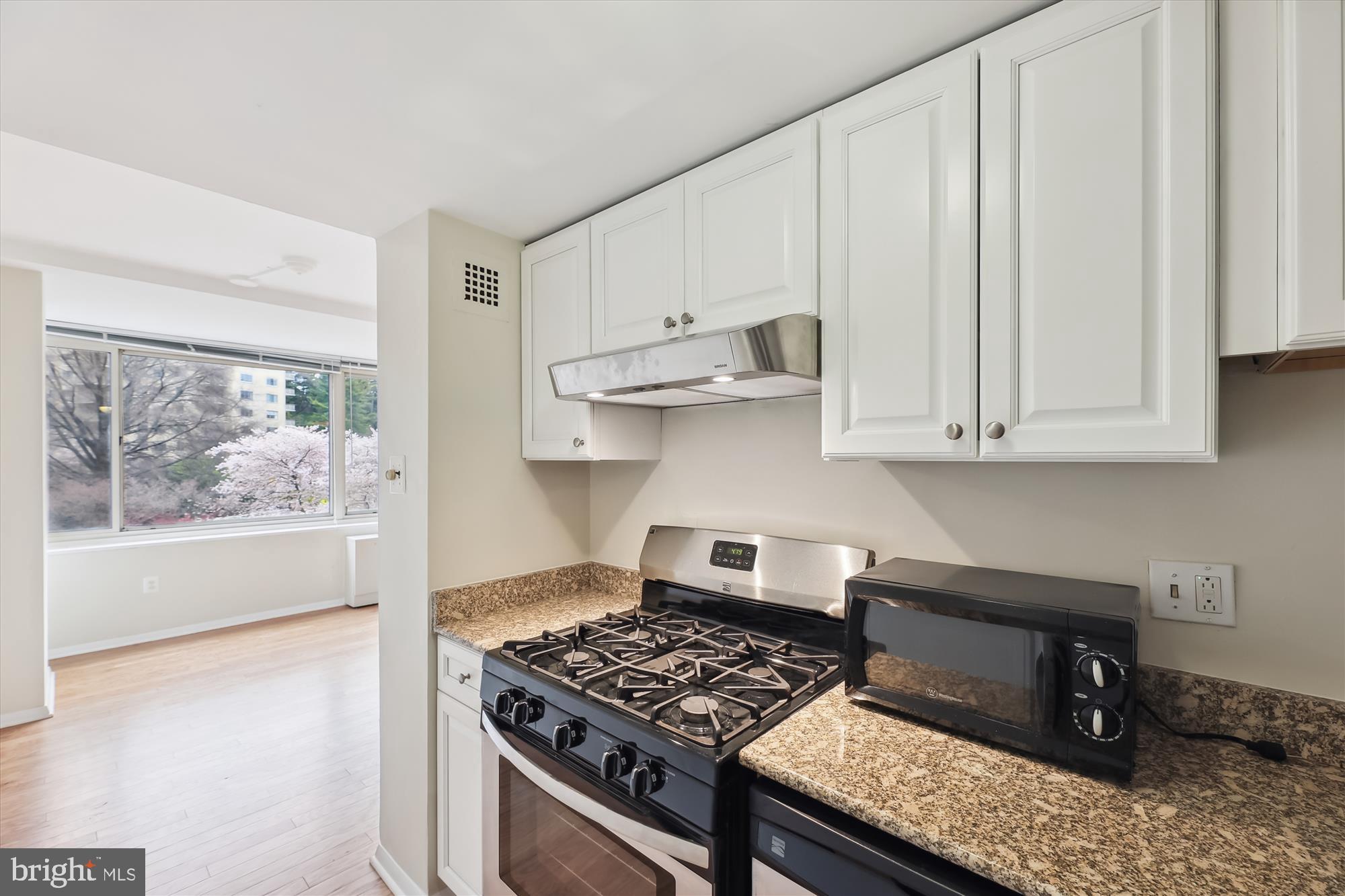 4000 TUNLAW RD NW #600