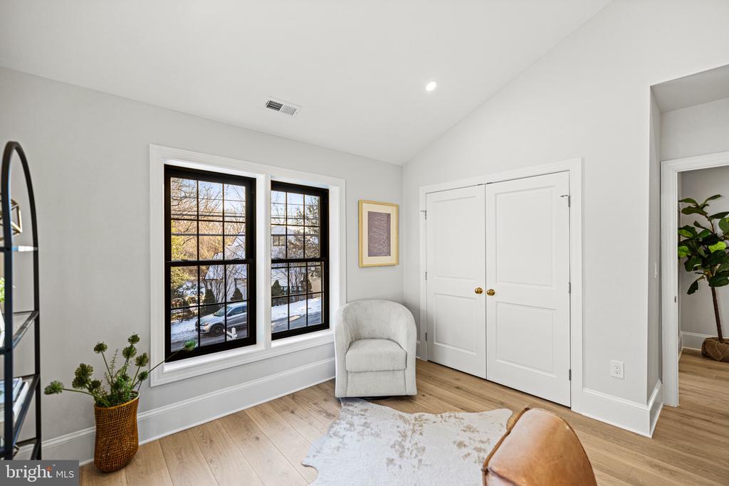4905 Klingle St NW
