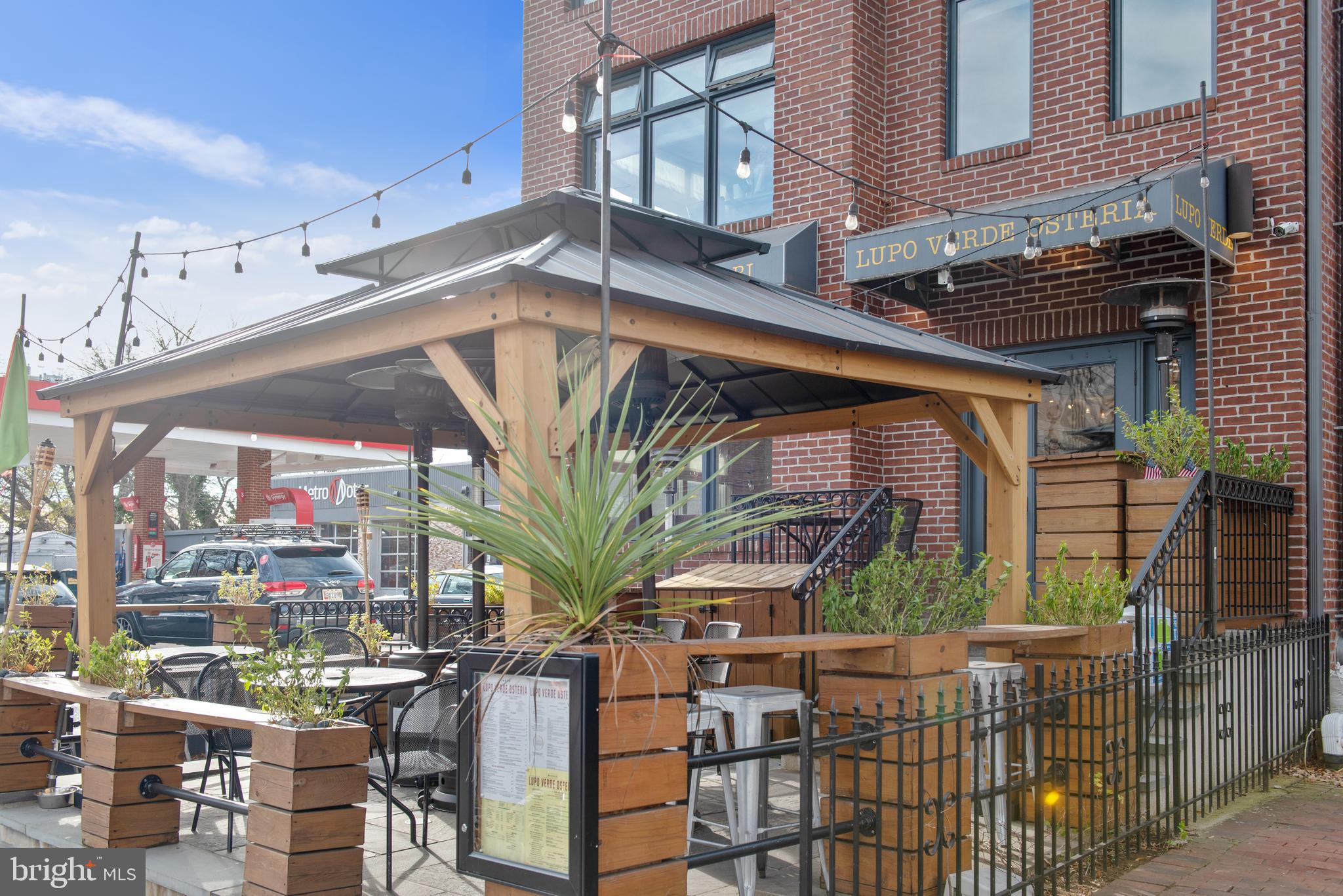 4611 MACARTHUR BLVD NW #B