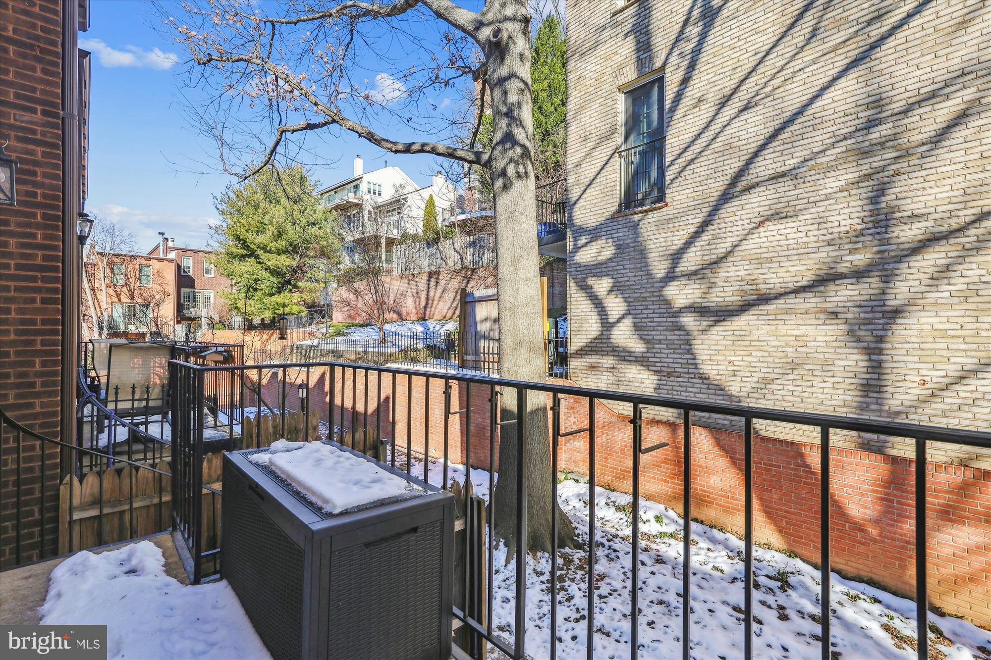 4611 MACARTHUR BLVD NW #B