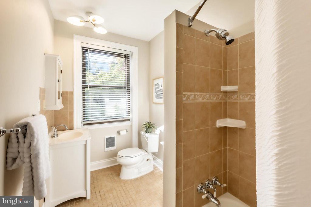 3100 CONNECTICUT AVE NW #216