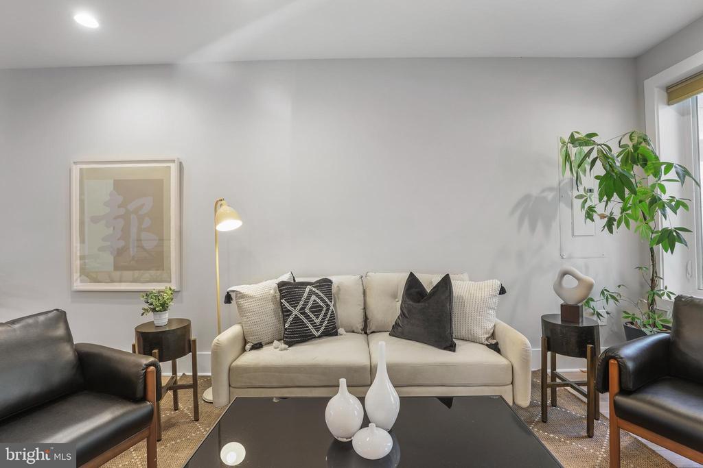 113 U St NE #1