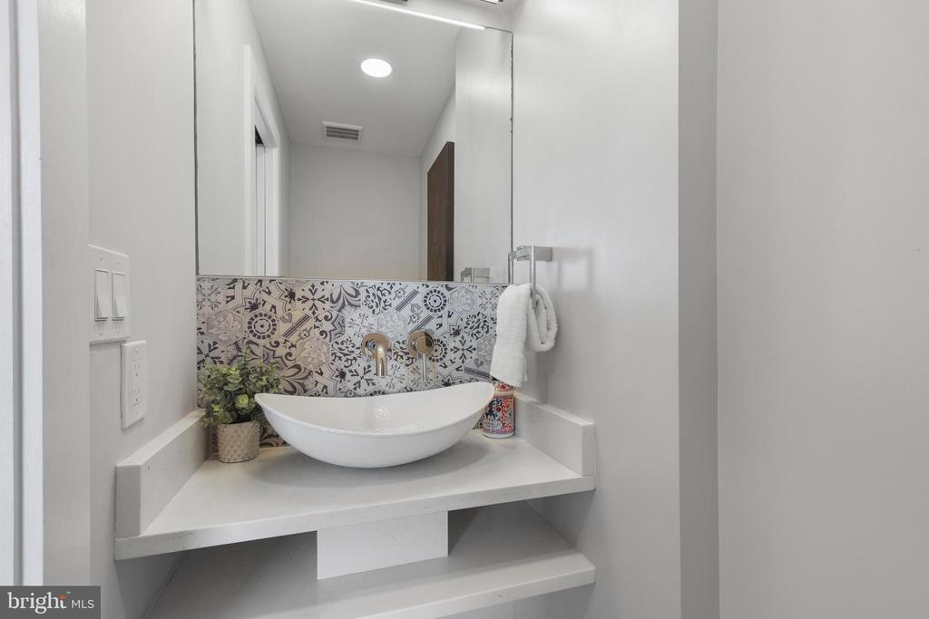 113 U St NE #1