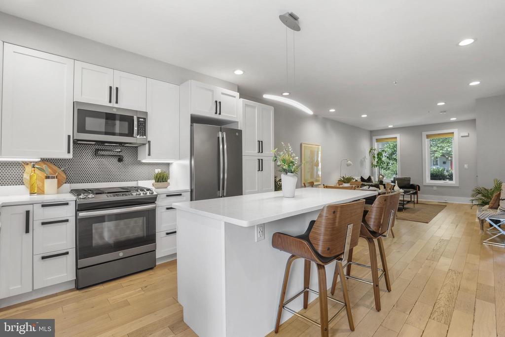 113 U St NE #1