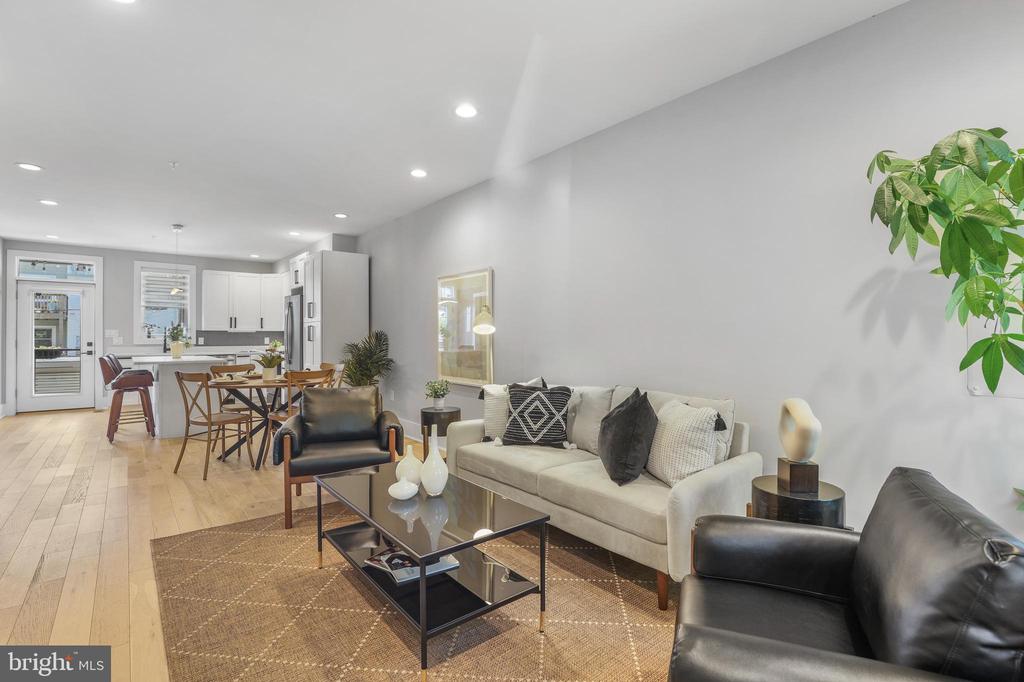 113 U St NE #1