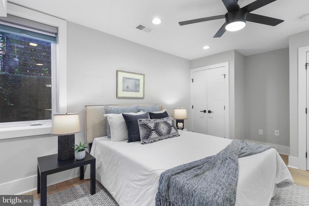 113 U St NE #1