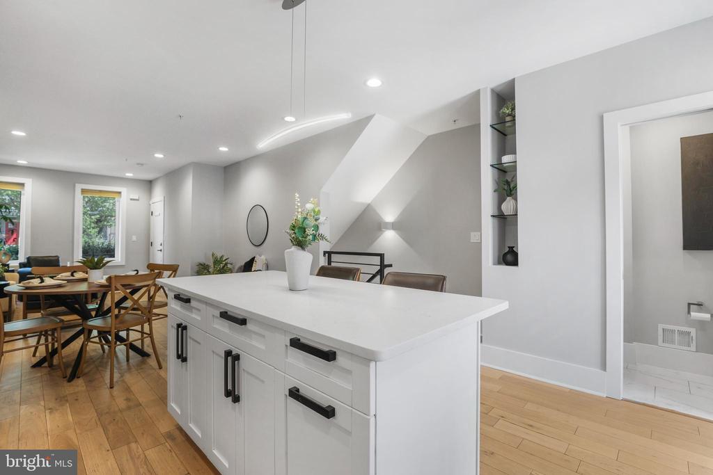 113 U St NE #1