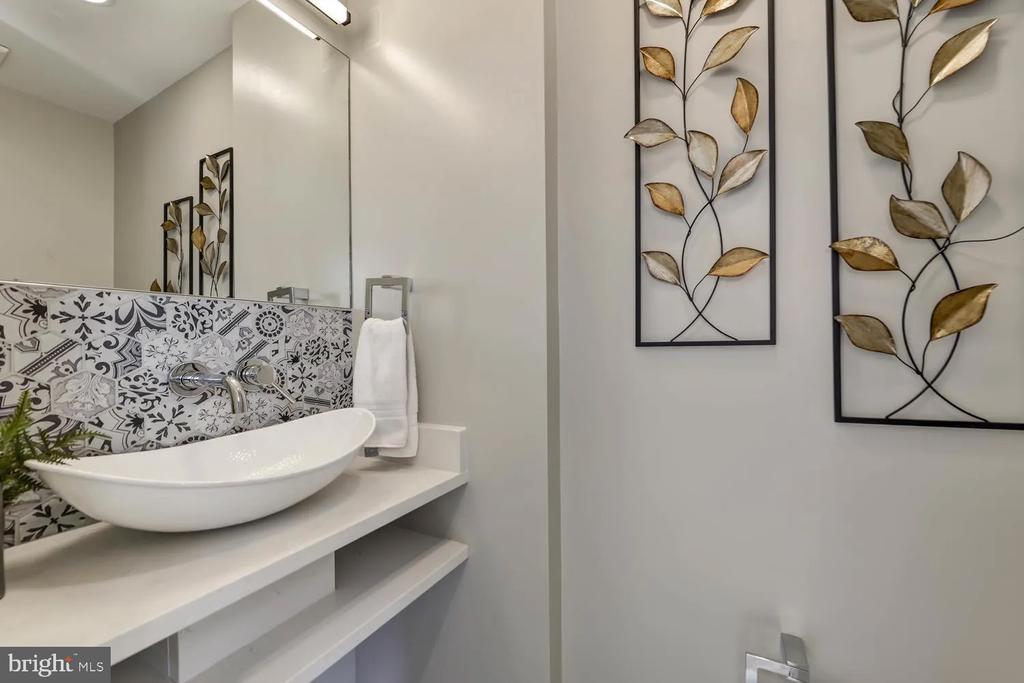 113 U St NE #1
