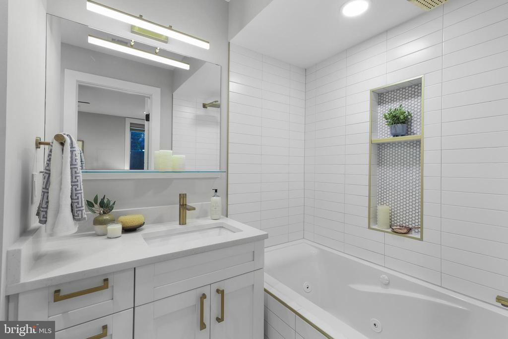 113 U St NE #1