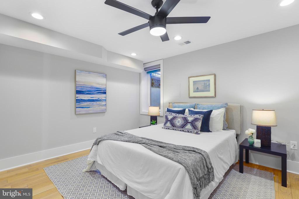 113 U St NE #1