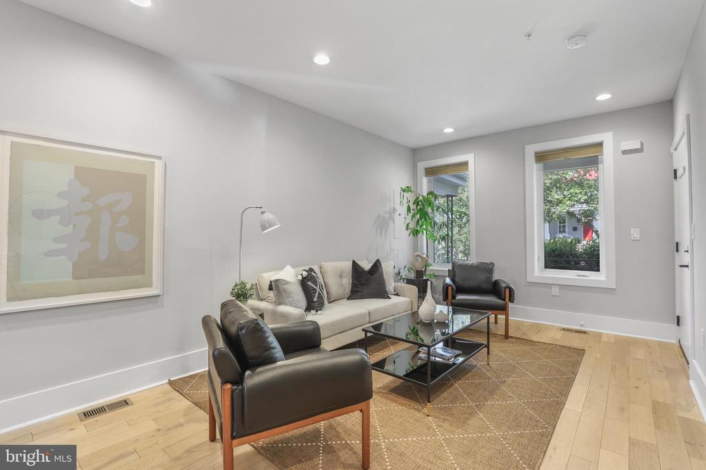 113 U St NE #1