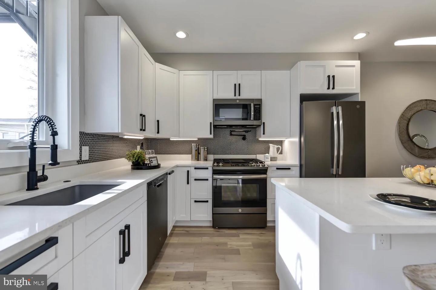 113 U St NE #1