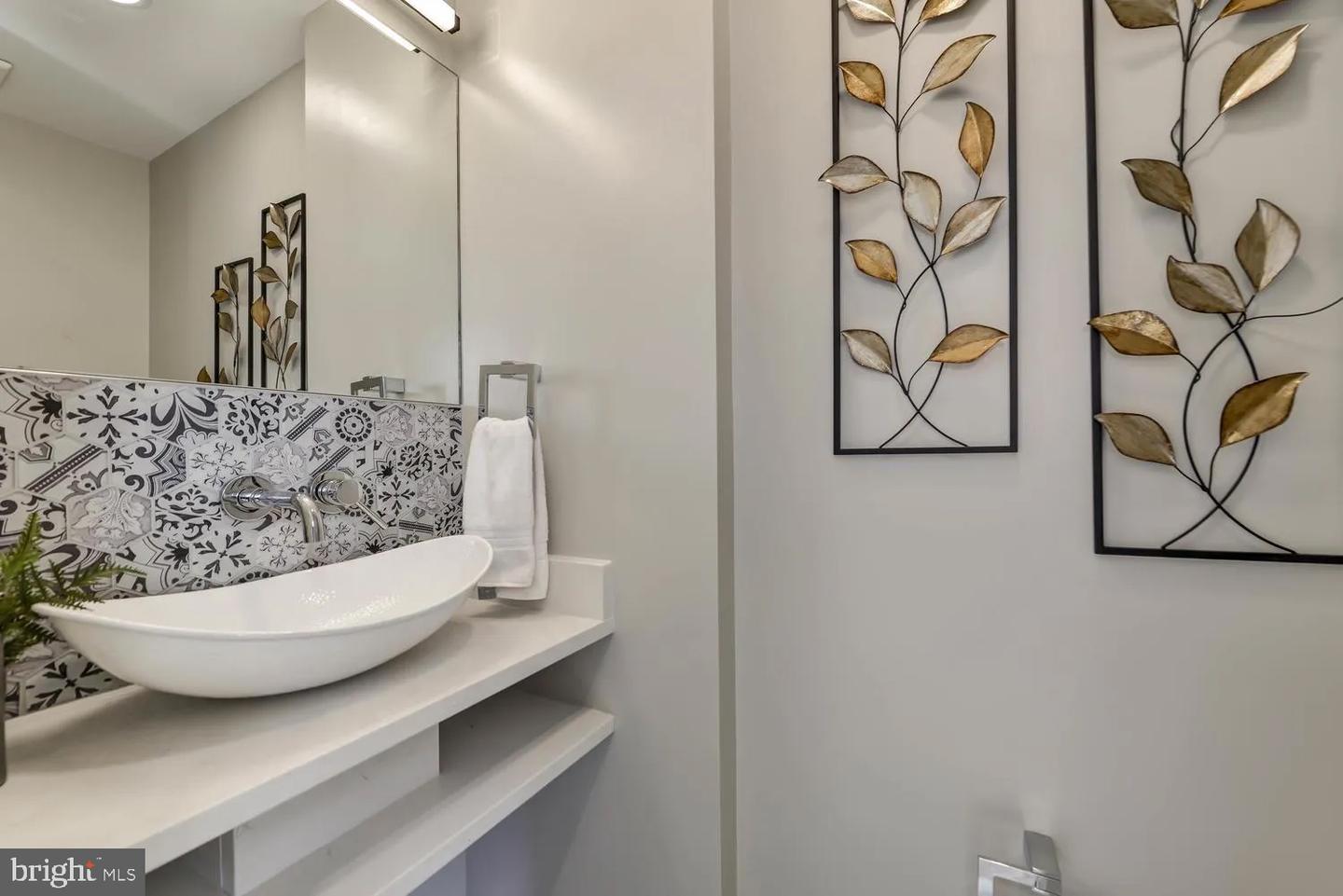 113 U St NE #1