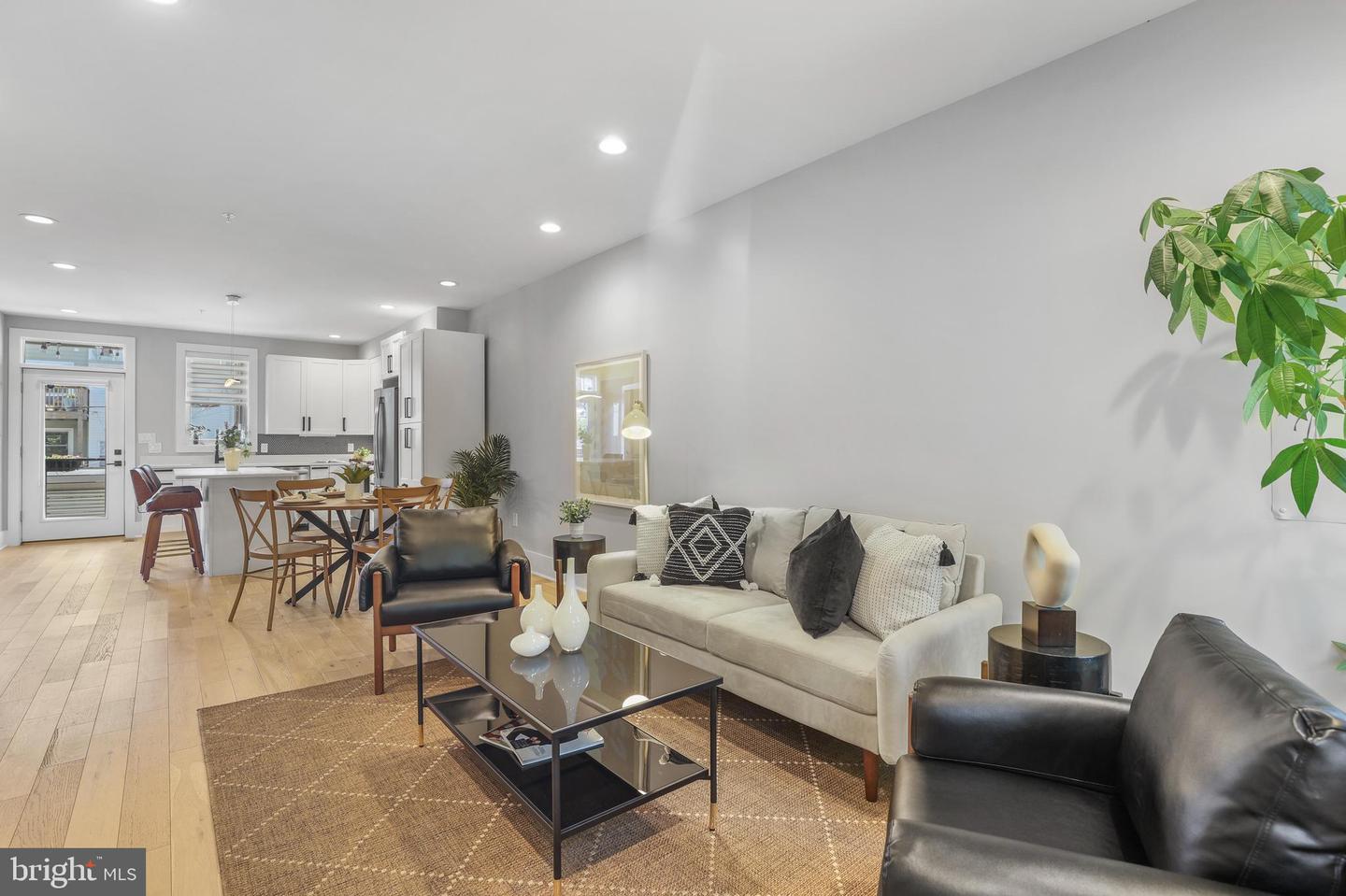 113 U St NE #1
