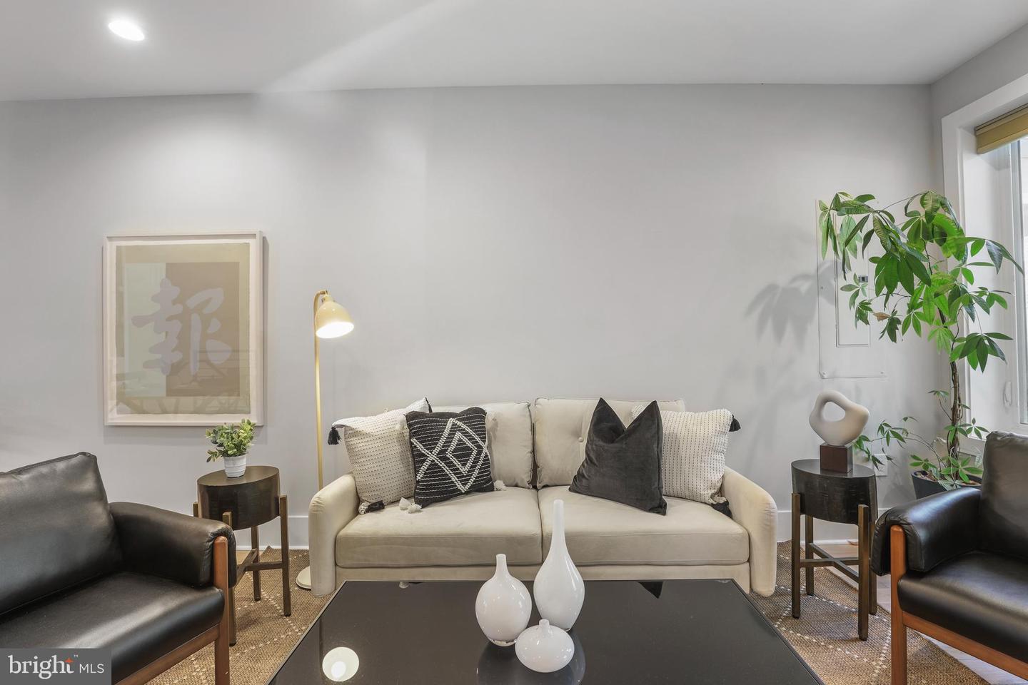 113 U St NE #1