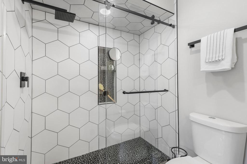 113 U St NE #1