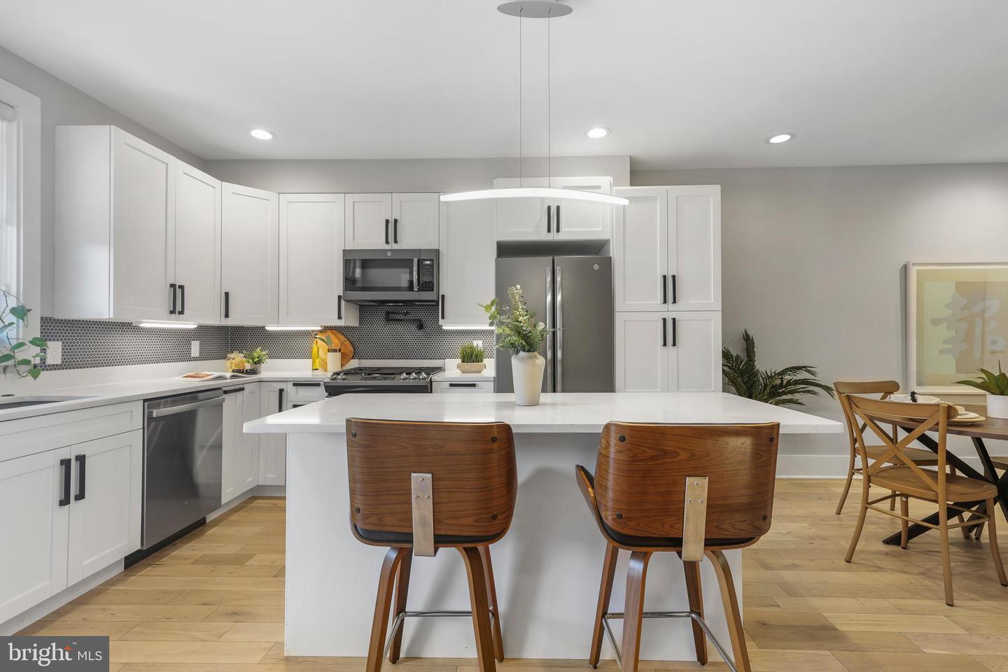 113 U St NE #1