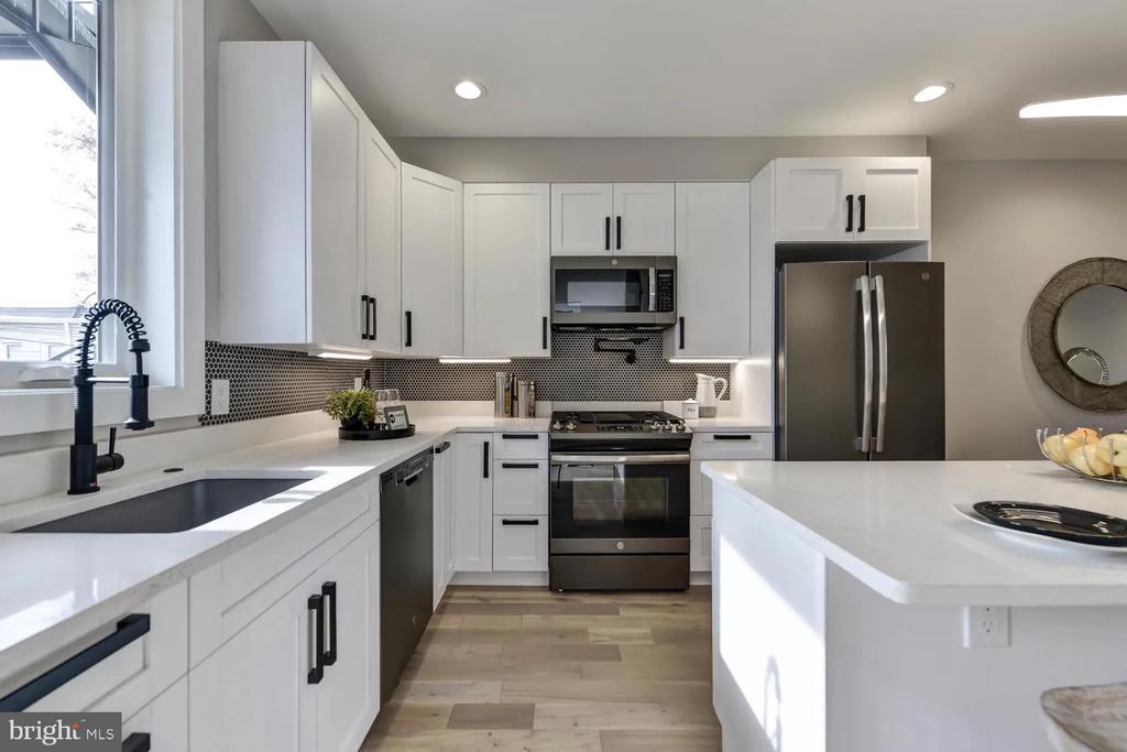 113 U St NE #1