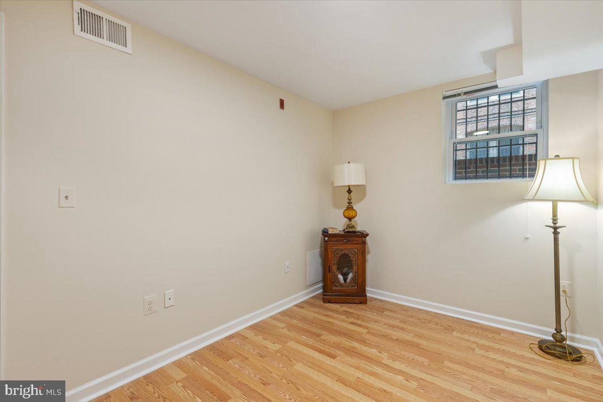 1458 Columbia Rd NW #105