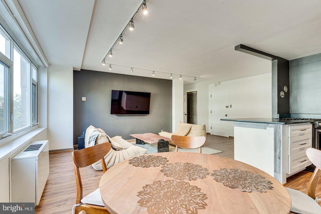 1545 18TH STREET NW 403