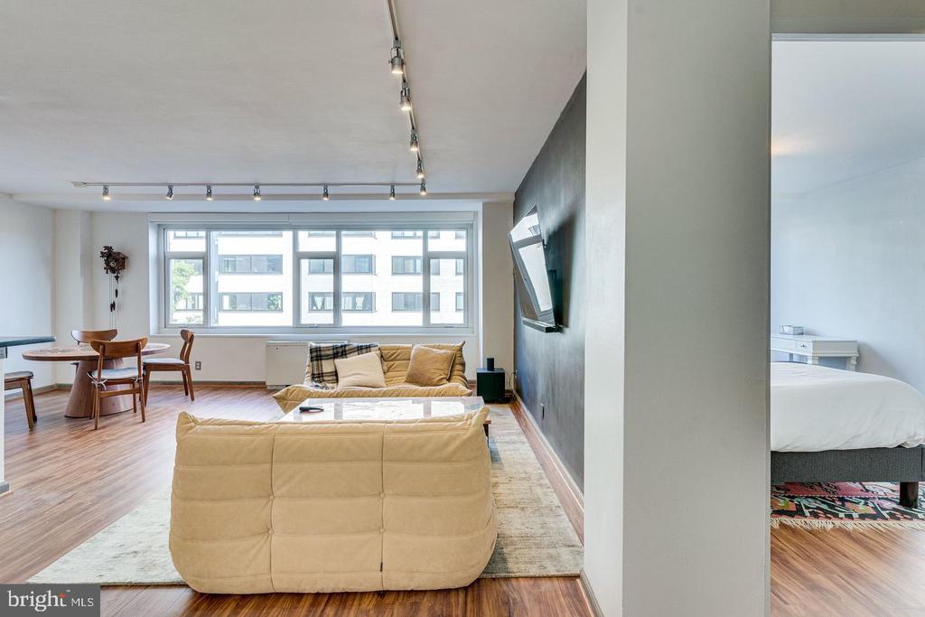 1545 18TH STREET NW 403