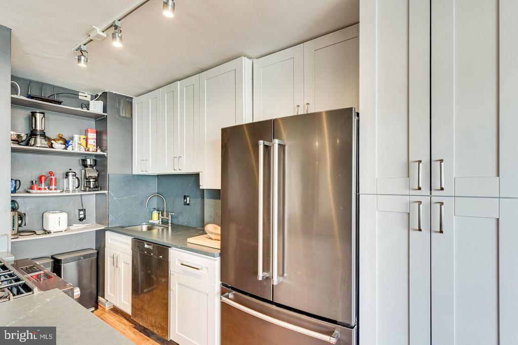 1545 18TH STREET NW 403
