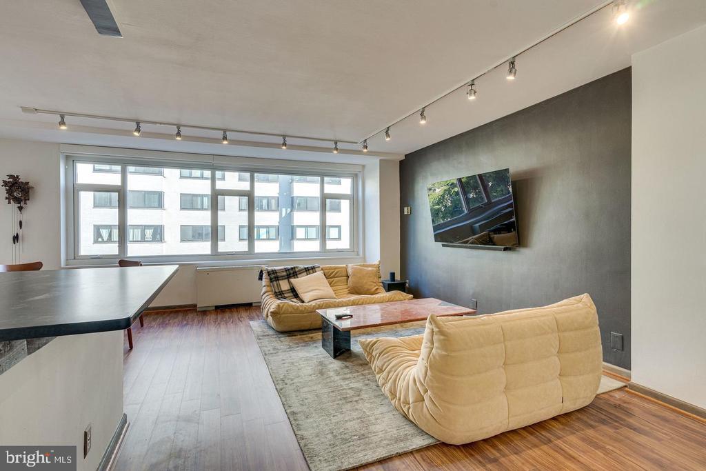 1545 18TH STREET NW 403