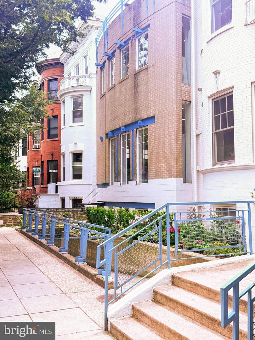 1832 Calvert St NW #3